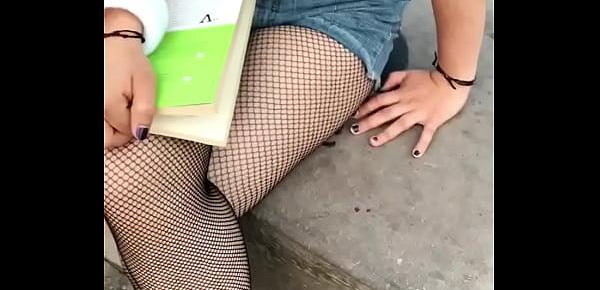  SEXO por DINERO en la CALLE a Linda Chava MEXICANA de 18Años, Le OFREZCO DINERO en la PLAZA Para que me ENSEÑE sus Grandes TETAS en PUBLICO, Samantha 18 Años PARTE 2 (SUBTITULADA)